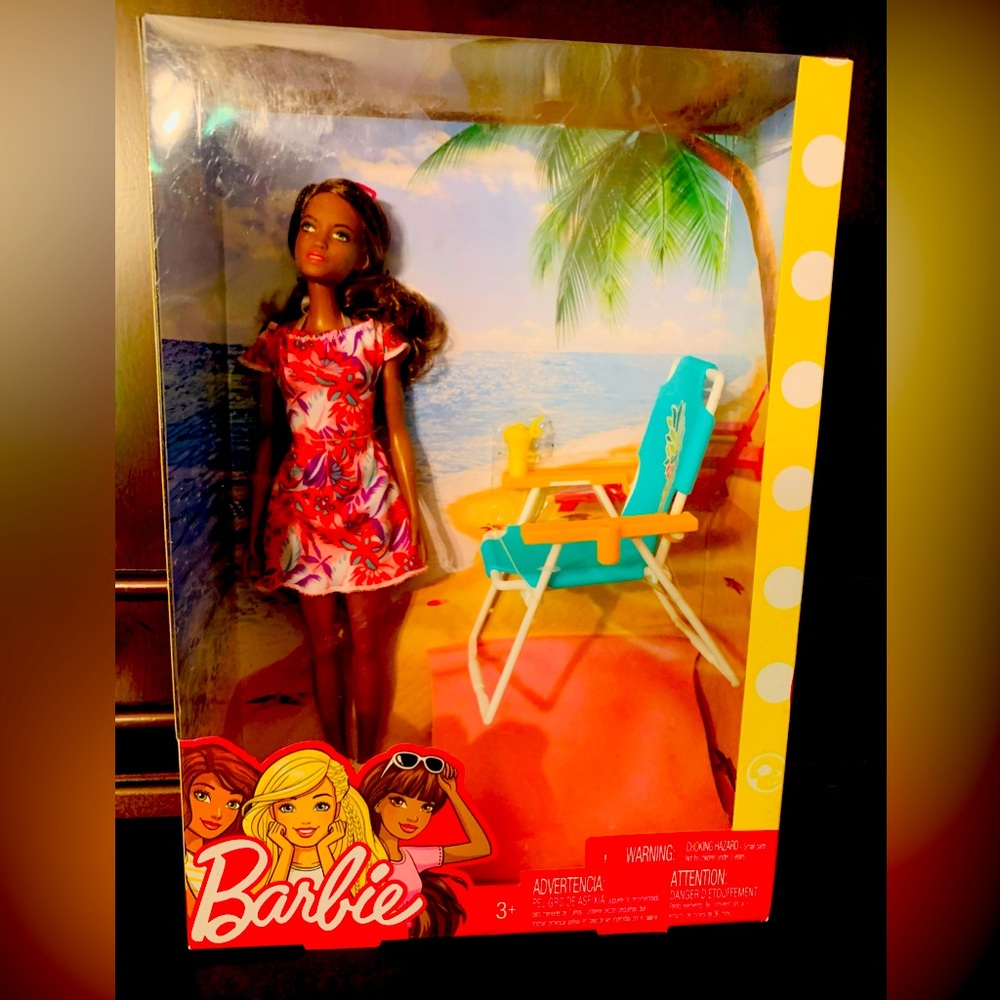 Barbie with beach chair, brunette NRFB